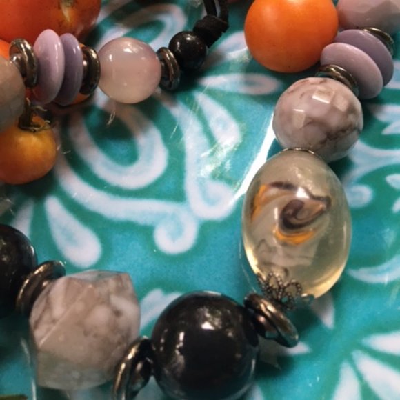 Beautiful NWOT English Necklace in Dusky Pink, Silver & Black - Picture 2 of 6